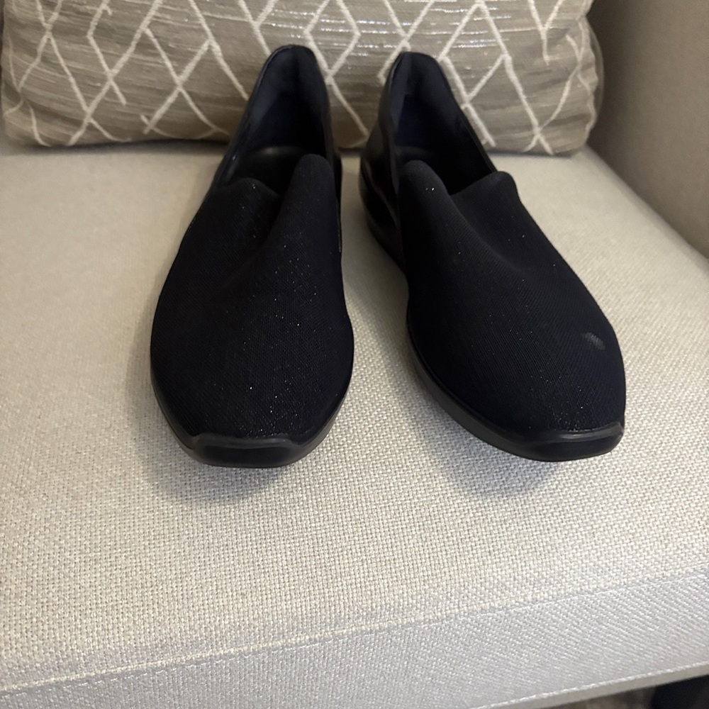 Ecco Black Slip-On Knit Flats l